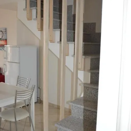 Apartamento Su Due Piani Con Vista Mare